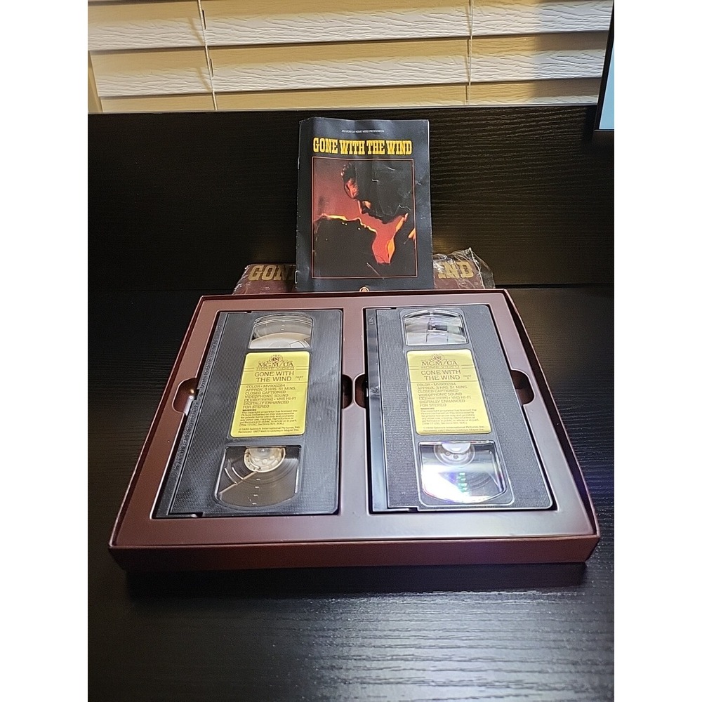 Gone With The Wind MGM Home Video 2 Tape VHS Deluxe Edition Box‎ Set 1985 - Picture 3 of 4